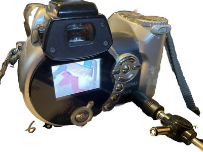 Minolta DiMAGE Z1 3.2 MEGA PIXELS DIGITAL CAMERA For parts or repair