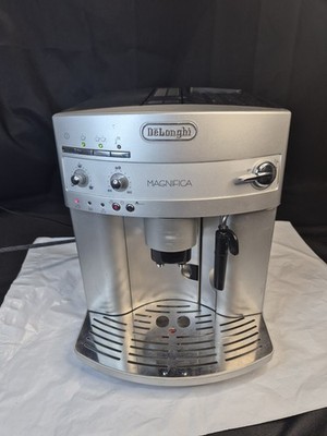 De'Longhi Magnifica Espresso Machine - Silver (ESAM-3300)