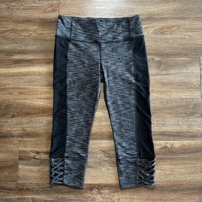 Athleta Mind Over Mat Capri Leggings Womens Medium M Black Gray Mesh Yoga Pants