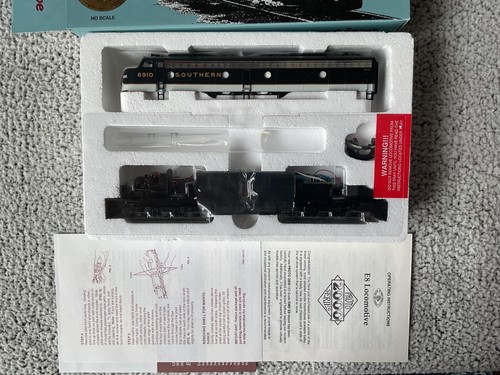 Proto 2000 Life Like Ho Southern Freight diésel E 8/9 # 6910 motorizado nuevo en caja | Zustand: New