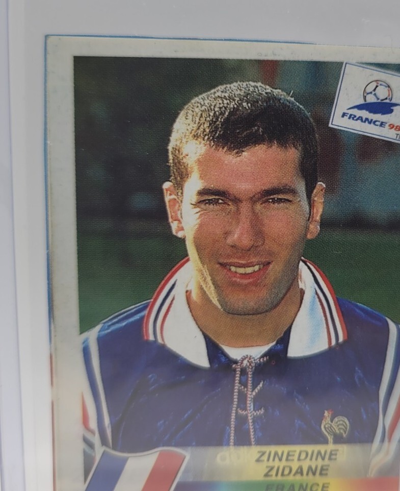 Paris : un maillot de Zinédine Zidane conçu pour la finale de 1998