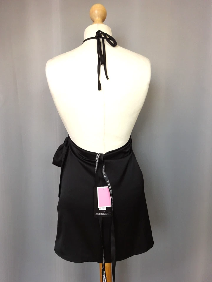 Robe cache coeur satin noir dos nu PRETTYLITTELTHING Taille S FR36 US2 UK6 EU34 - Photo 3/4