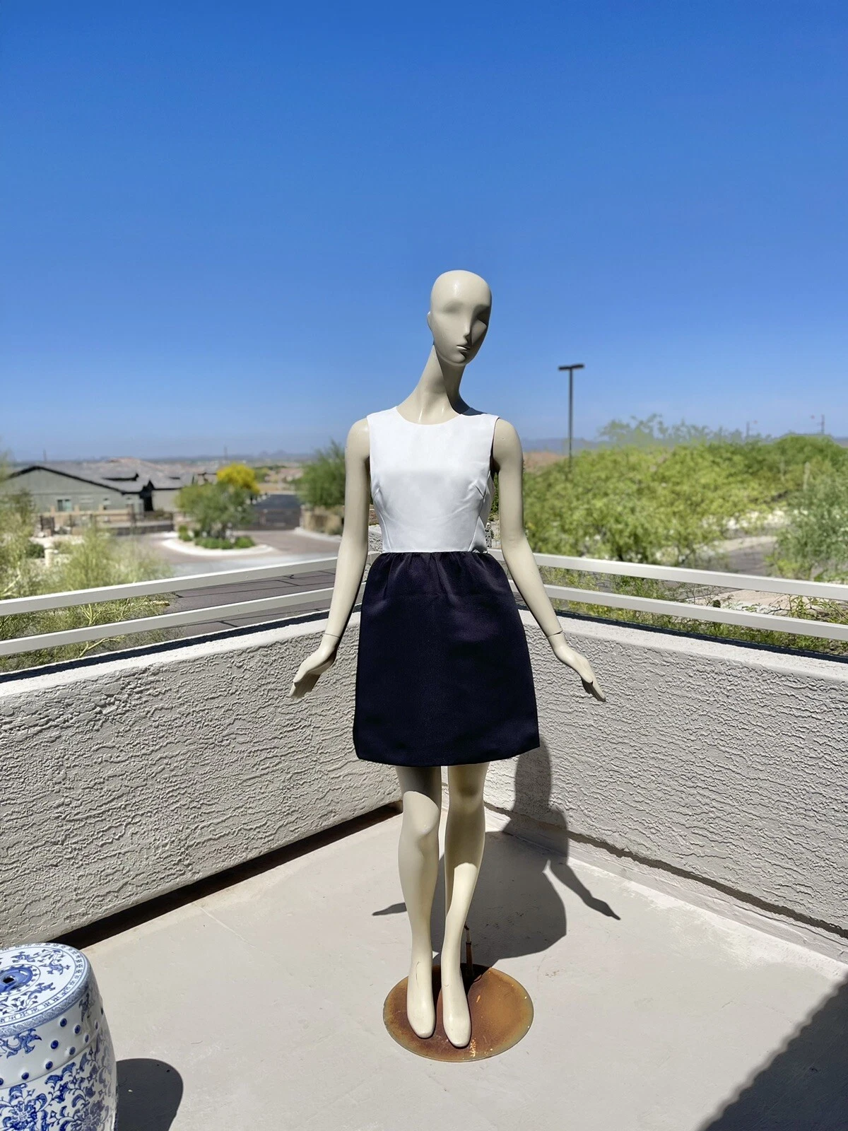 Abito pouf Kate Spade colore blocco schienale fiocco