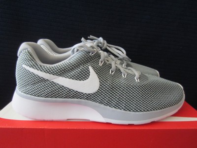 nike tanjun herren 45