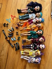 lot of Rainbow high dolls and shoes