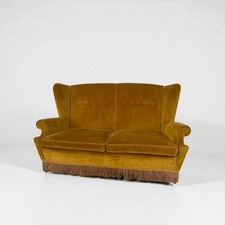 Divano 2 posti con frange in velluto ocra (anni '60)