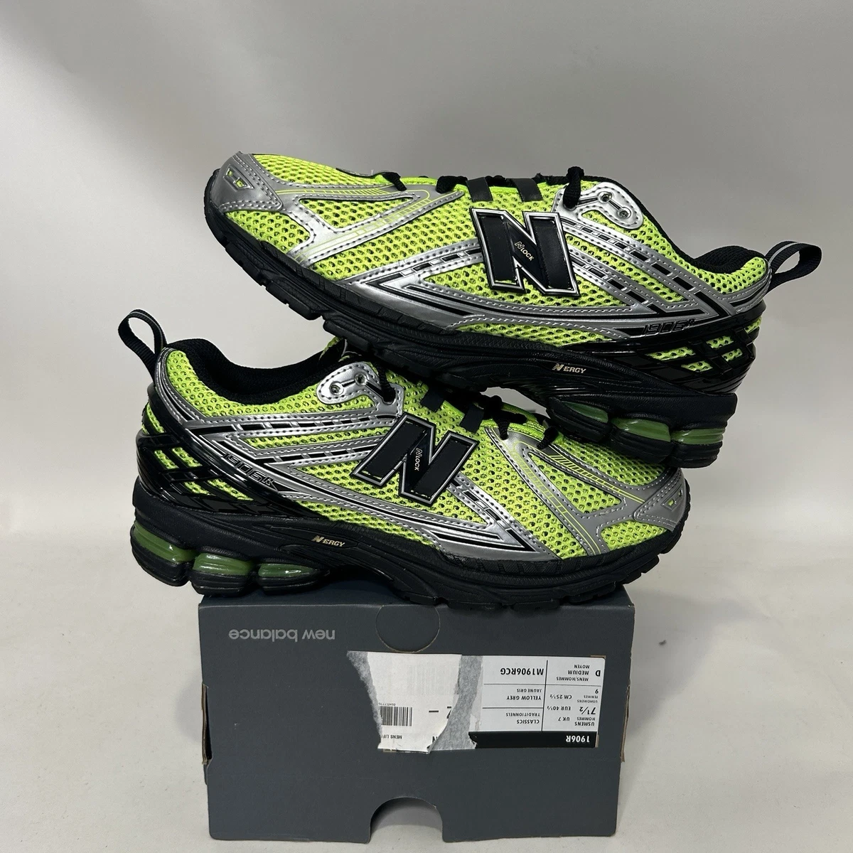 New Balance 1906R “Volt Black Silver” M1906RCG New Balance 1906r “volt Black Silver” M1906rcg Men main image 2