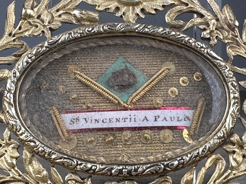 Superbe reliquaire ancien XIXe argent vermeil relique classe Saint Vincent - Photo 4 sur 11