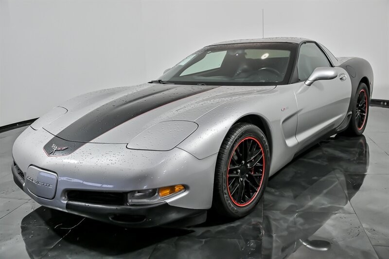 2004 Machine Silver Chevrolet Corvette   | C5 Corvette Photo 5