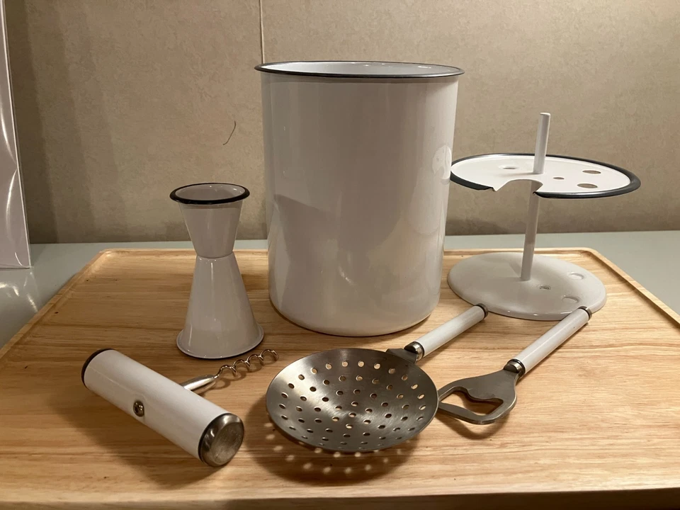 Nuevo Juego de Herramientas de Barra Williams Sonoma, Esmalte Blanco, San Valentín, Entretenido Foto 4 de 4