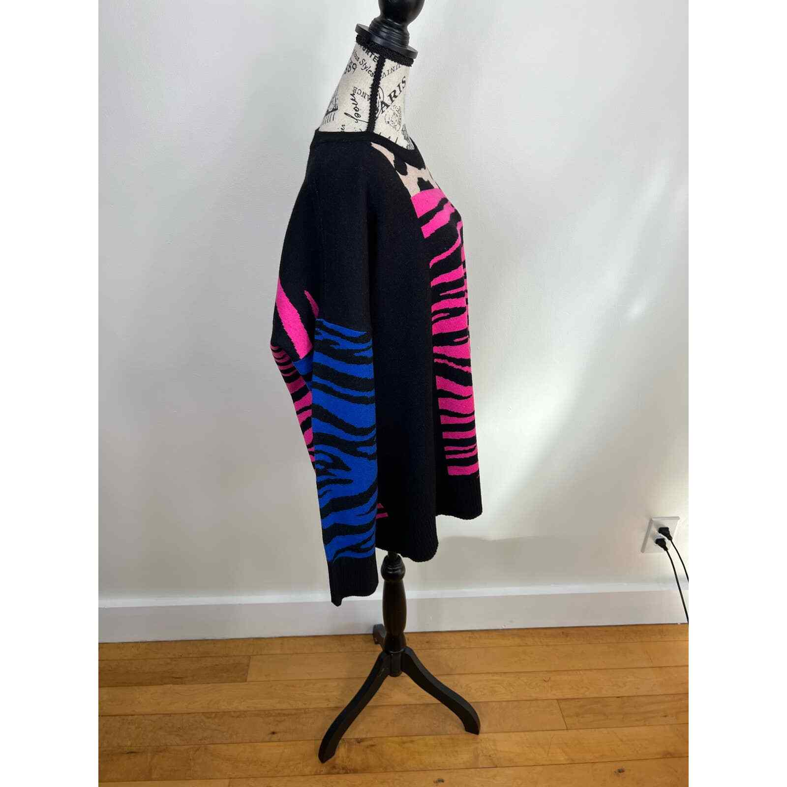 Torrid 2022 Pullover crew neck multi patterned lo… - image 12