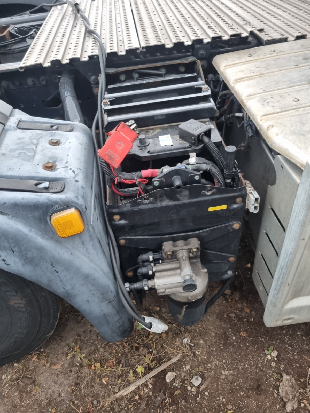 MAN TGX 2021 Batter box, battery asembley box