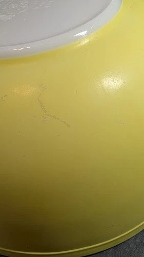 PYREX LARGE YELLOW BOWL  404  4 QUART   VG    USED COND