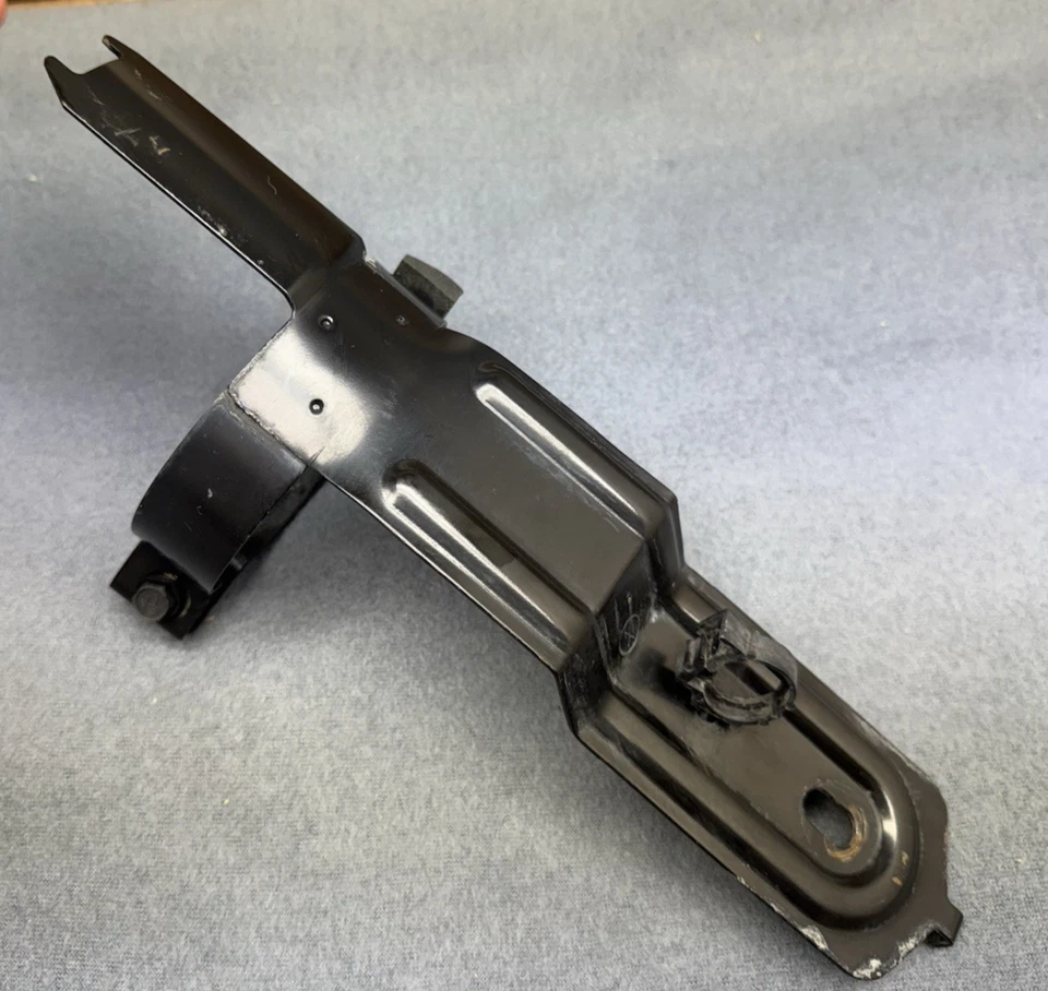 98-02 Camaro Firebird 3.8 V6 A/C AC Accumulator Mount Bracket Black - Image 2 of 4