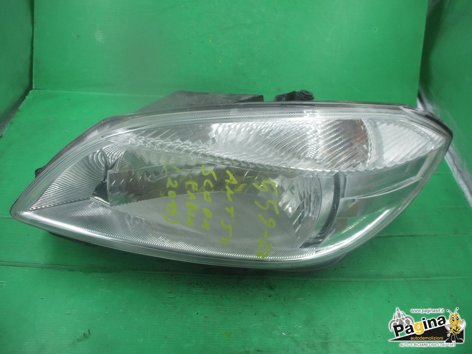 5J1941017B Proiettore SX SKODA ROOMSTER (5J) 1.9 TDI (77Kw) Mnv 5p/d/1896cc