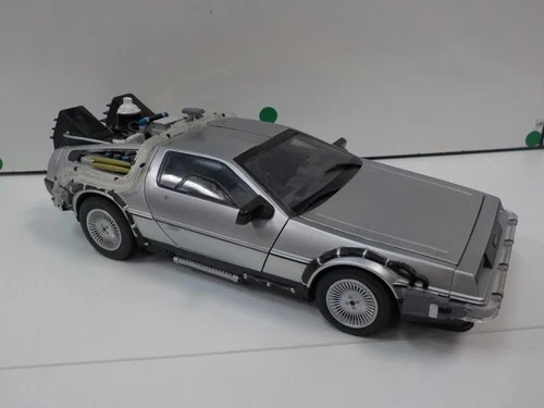 A831 Diamond Select Back to the Future DeLorean Time Machine • 1:15 Scale • 2014