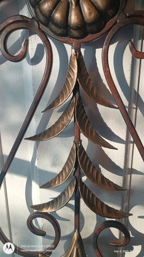 Cruz de pared de metal de hierro forjado decoración del hogar acabado pintado 18" X 26,5" - Imagen 7 de 17