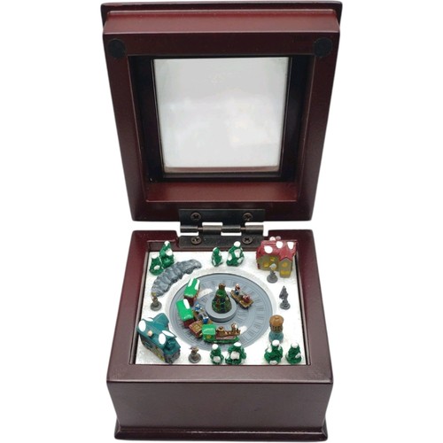 Mr Christmas Gold Label Karussell animierte Miniatur Spieluhr "Deck the Halls" - Bild 7 von 7
