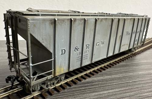 HO Scale Brass 3-Bay Covered Hopper - D&RGW #15123 Painted & Weathered No Box - Picture 2 of 10