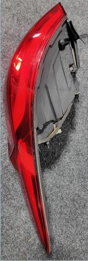 HYUNDAI SONATA Right Taillight VIN 2 (5th digit), 92402-C2000 - Image 4 of 4