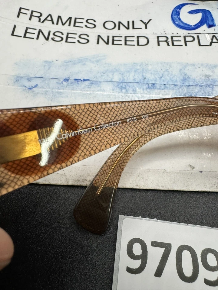 Очки солнцезащитные Calvin Klein CK 831S 067 подлинные коричневые - Изображение 2 из 4