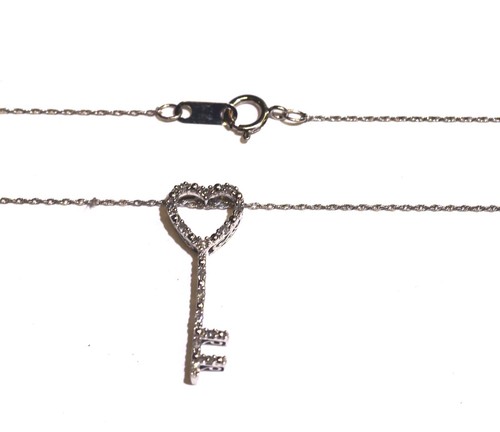10k white gold .21ct SI3 I1 H diamond key pendant necklace 1.5g 20" - Imagen 10 de 15