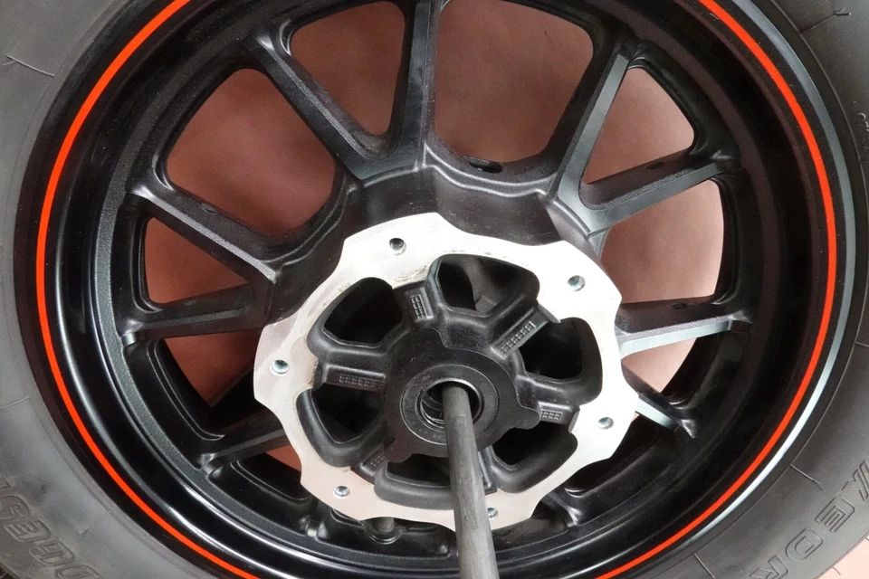 Llanta trasera Yamaha XVS950 V STAR 950 2014-2021 150/80 B16 Foto 4 de 4