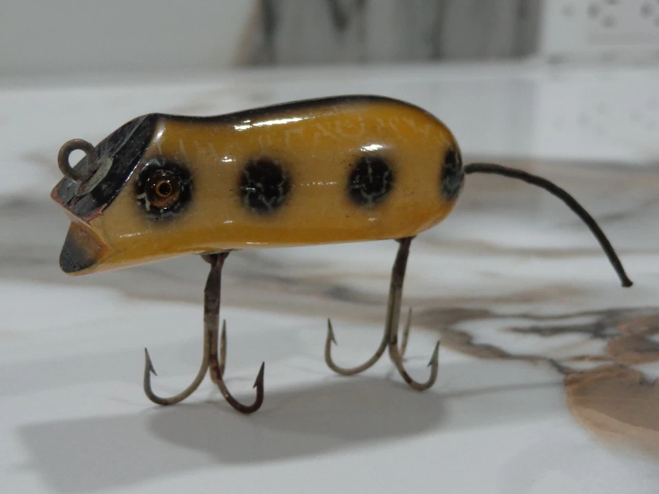 SEÑUELO DE RATÓN DE NATACIÓN DE MADERA SHAKESPEARE AÑOS 20 CON OJOS DE CRISTAL ¡MUY BONITO! IMPRESCINDIBLE VERLO! Foto 2 de 4