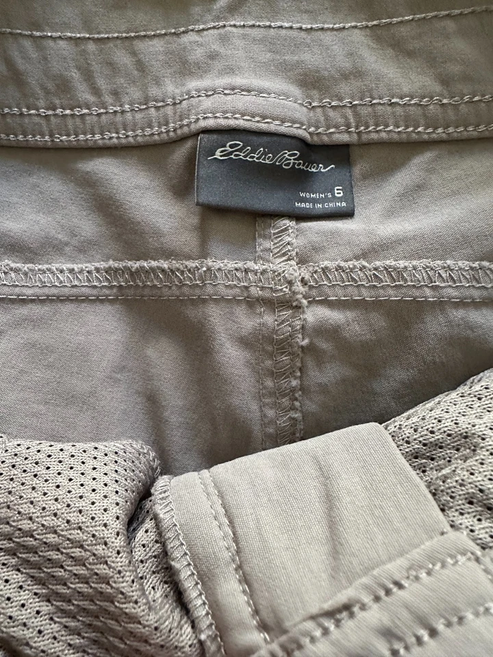 Eddie Bauer Women’s Size 6 Khaki Cargo Hiking Shorts Lightweight Outdoor Travel - Image 3 of 4