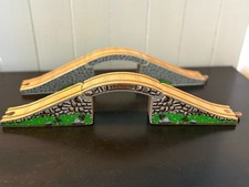 2003 Thomas Friends Wooden Railway Maron Overpass Bridge Set of 2