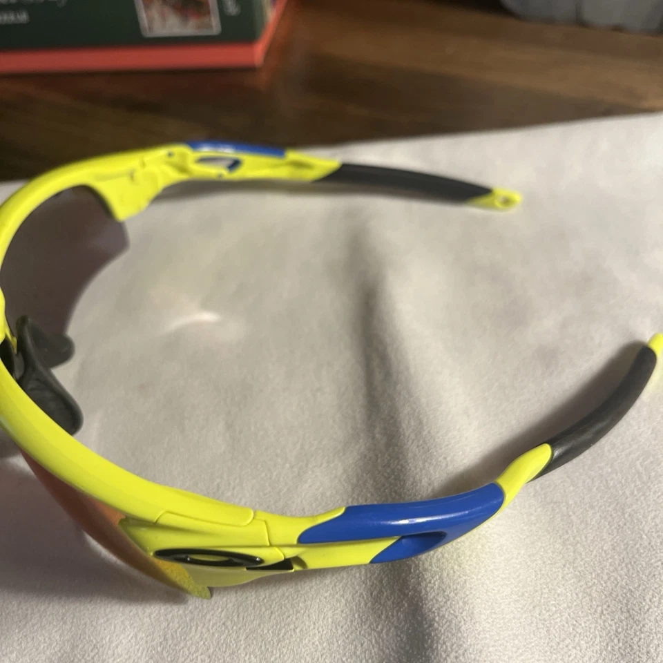 Oakley Sunglasses Radar Lock Retina Burn/ Blue +Red Lens Tinkoff Cycing RARE - Image 4 of 4