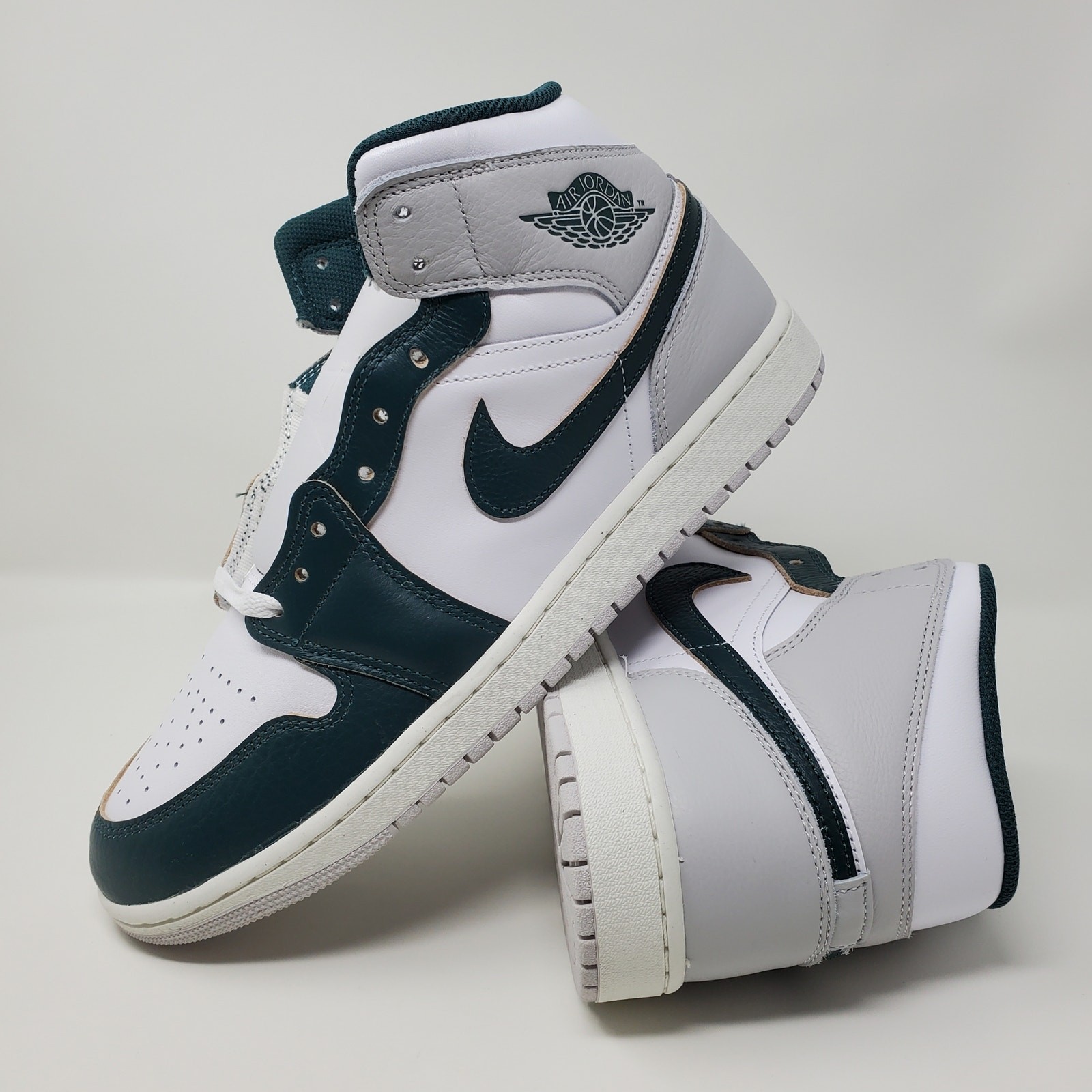 Nike Air Jordan 1 Mid SE White Oxidized Green FQ7720-103 Men’s Size 11.5