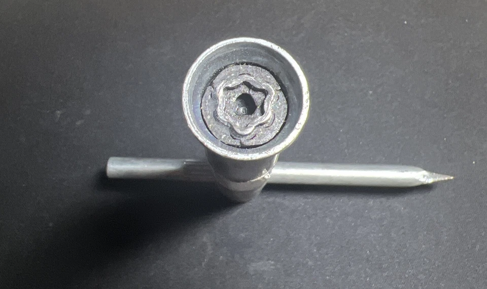 Chrysler CÓDIGO VERDE CLARO McGard Alambre Cubierta Rueda Llave Plymouth Dodge Chrysler Foto 3 de 4