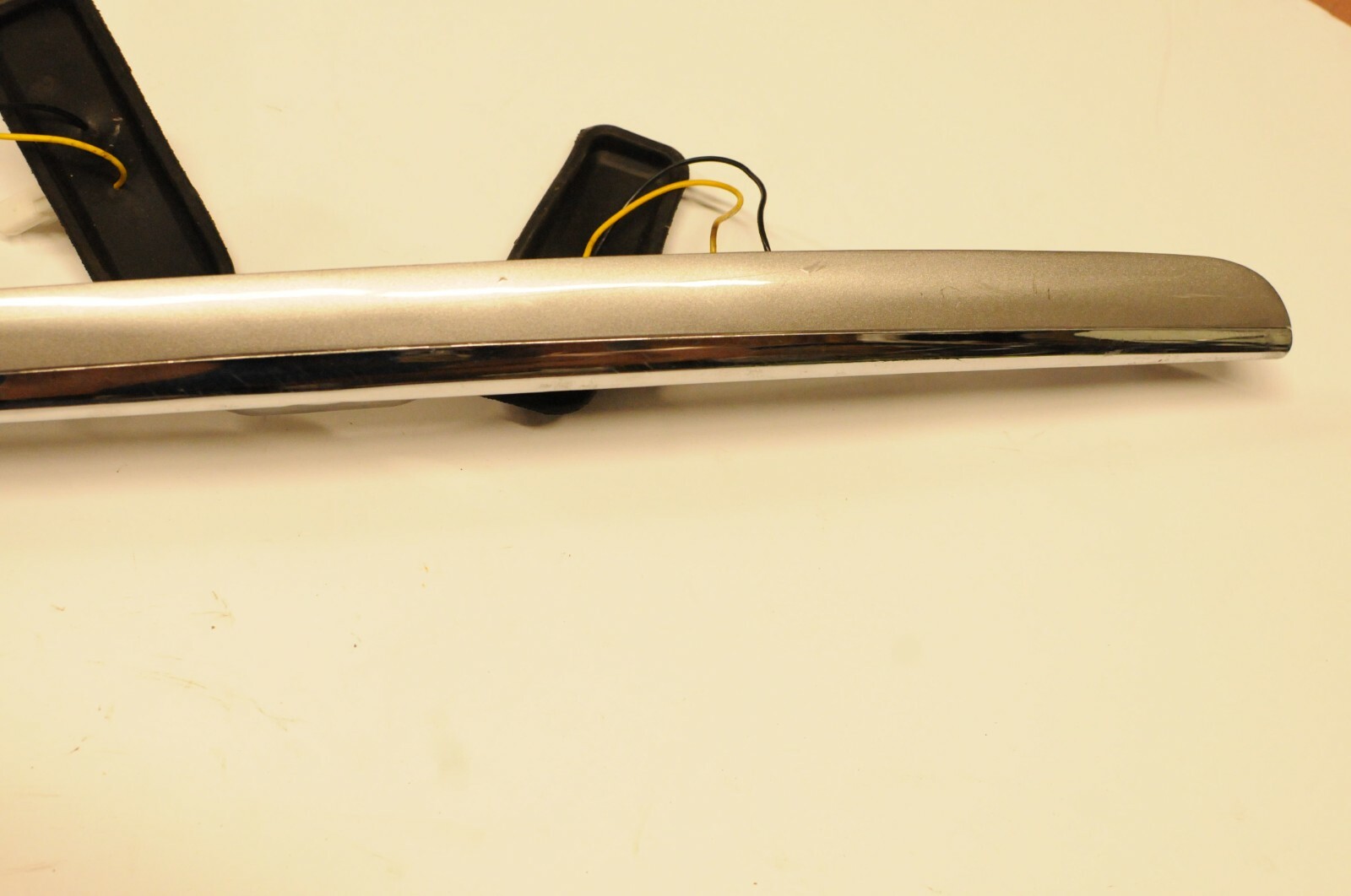 2001-2005 MASERATI GRANSPORT GT 4.2L V8 REAR GATE HATCH MOLDING TRIM LICENSE PLA