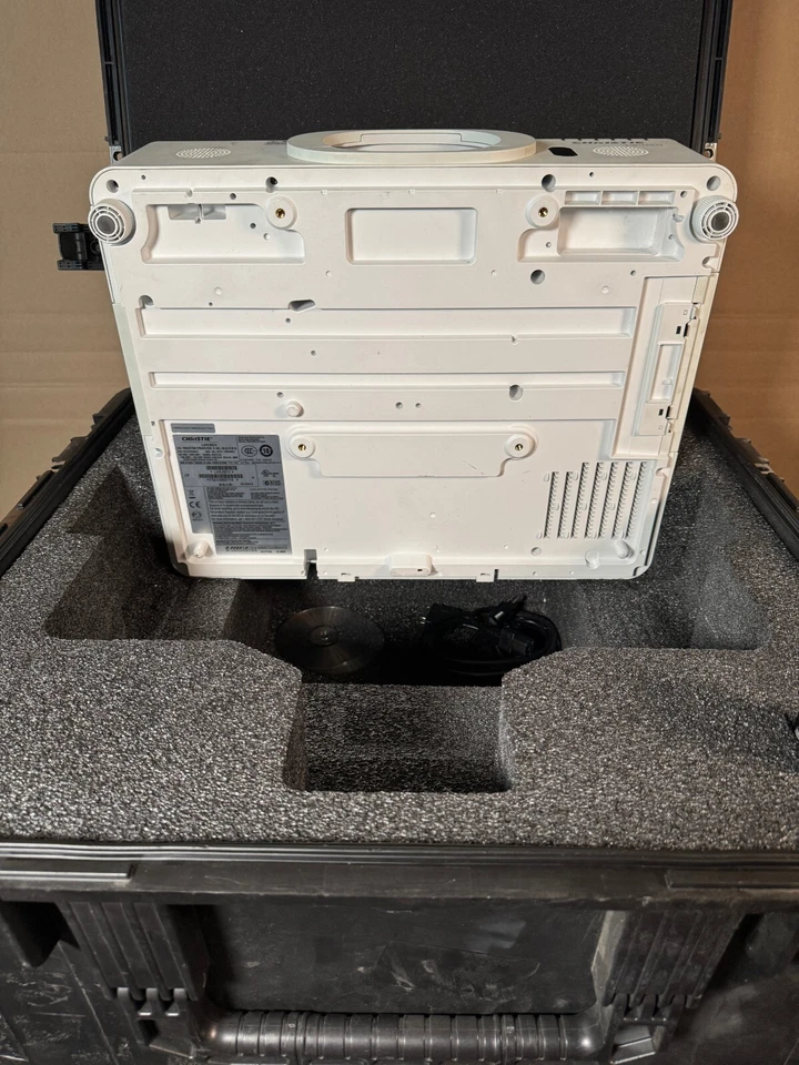 Proyector Christie LWU501i HDMI/VGA-WUXGA para gran lugar + lámpara de estuche SKB: 330/0 horas Foto 4 de 4