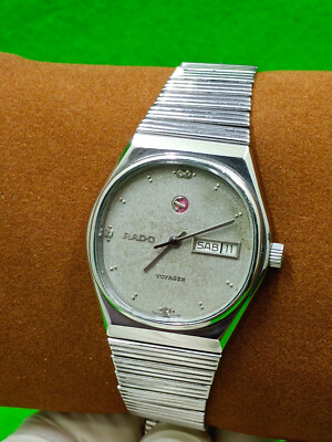 vintage RADO VOYAGER watch Automatic 17 Jewels Day / Date Indicator