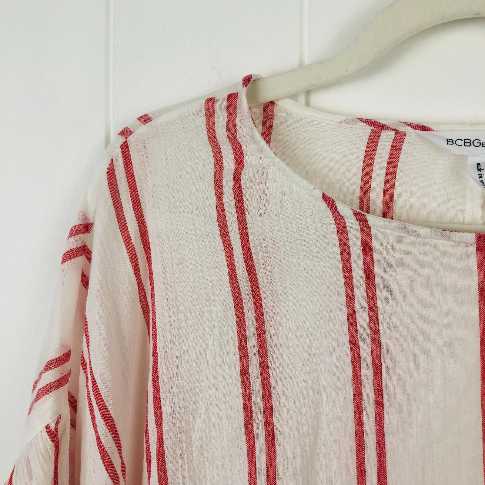 BCBGeneration Flutter Sleeve Crop Top Medium - image 3