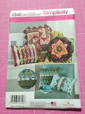 Simplicity Crafts 1340 Decorative Patchwork Pillows Sewing Pattern Uncut