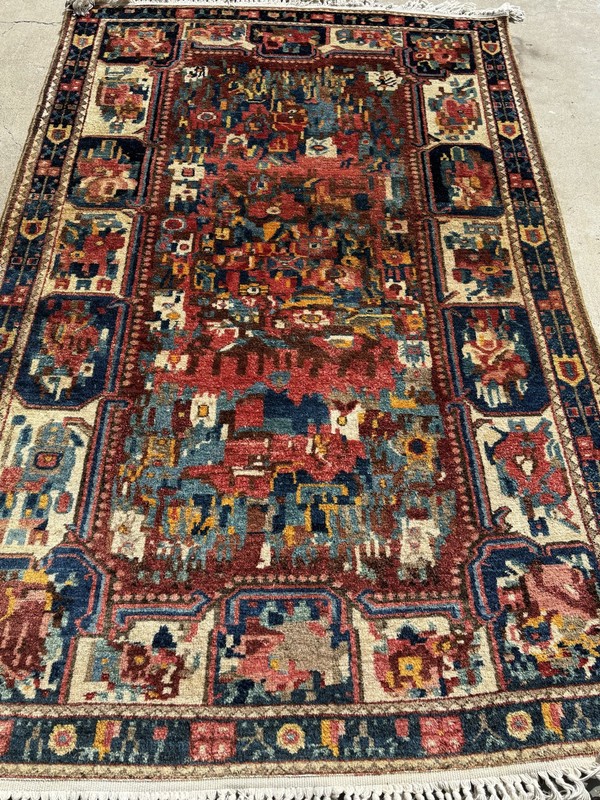 AN ATTRACTIVE PARA DONBEH , BAKTIARI RUG WITH UNUSUAL DESIGN 4’7” X 7’1”