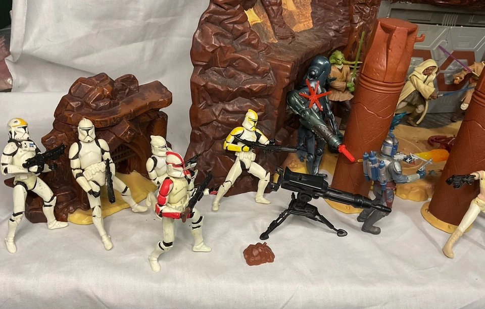 Star Wars Geonosis Battle Arena STAR WARS SAGA Juego *INCLUYE FIGURAS* Foto 2 de 4