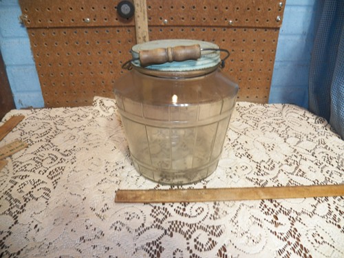 Barattolo in vetro vintage a forma di secchiello in legno con manico in legno - Foto 1 di 5