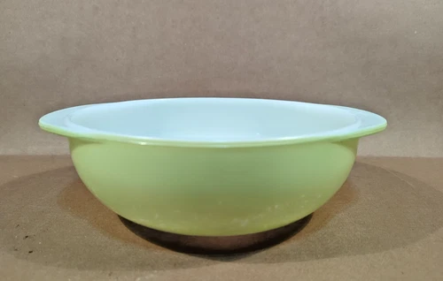 Vintage 1950's Pyrex Bowl 15 Bright Lime Green 024 2 Qt Cinderella Nesting Bowl