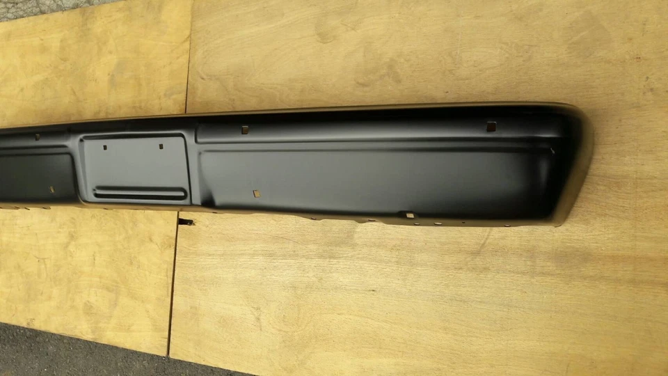 BLACK FRONT BUMPER fits for Chevrolet C10 BLAZER GMC JIMMY PICKUP  W/O PAD HOLE - Image 4 of 4