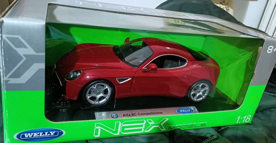 Alfa Romeo 8C Competizione 1/18 Welly Rosso Red - Imagen 3 de 4