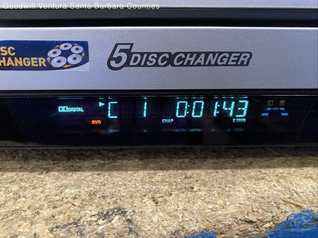 Panasonic 5-Disc DVD Player SA-HT690 Home Theater Sound System