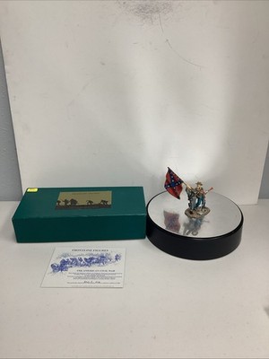 Frontline Figures- A.C.C.1. 1st Texas Regiment Standard Bearer & N.C.O. ng12004