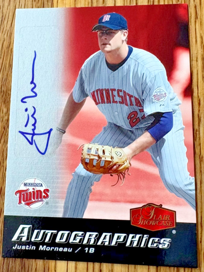 2006 Flair Showcase - Justin Morneau #SC-JM - Autographics  BOLD AUTO  🔥🔥