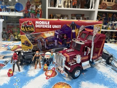 M.A.S.K. Mobile Defense Unit with Matt Trakker & Bruce Sato MASK w/T Bob & Scott