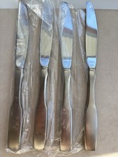 Oneida - PAUL REVERE - lot of 4 dinner/place knives NEW