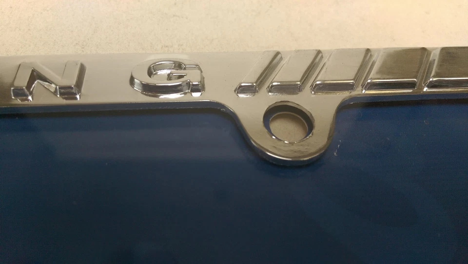 New Chroma Graphic Licensed All Chrome Metal License Frame Ford Mustang Foto 4 de 4